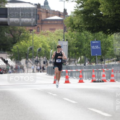 29.06.2025 - hella hamburg halbmarathon Jannik Wohlers http://msf.ph/oto/8153159 29.06.2025 09:32:52 Lombardsbrücke  meine-sportfotos.de