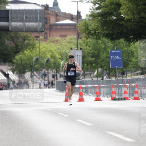 29.06.2025 - hella hamburg halbmarathon Jannik Wohlers http://msf.ph/oto/8153165 29.06.2025 09:32:52 Lombardsbrücke  meine-sportfotos.de