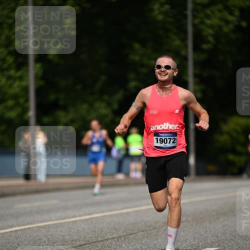 29.06.2025 - hella hamburg halbmarathon Dr. Thomas Lammeyer http://msf.ph/oto/8153167 29.06.2025 09:42:12 Kennedybrücke 4524 meine-sportfotos.de