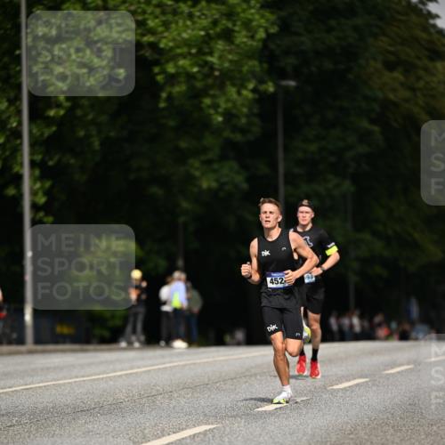 29.06.2025 - hella hamburg halbmarathon Dr. Thomas Lammeyer http://msf.ph/oto/8153176 29.06.2025 09:42:13 Kennedybrücke 4524 meine-sportfotos.de