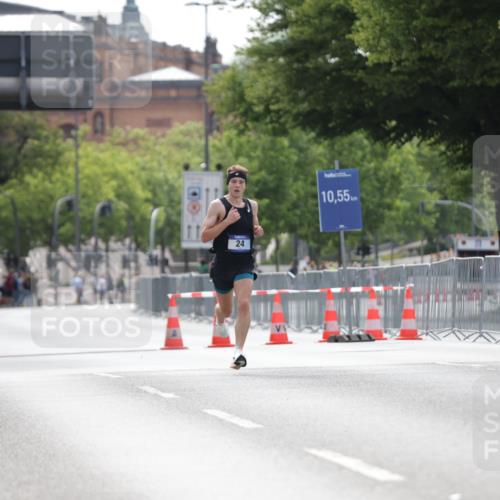 29.06.2025 - hella hamburg halbmarathon Jannik Wohlers http://msf.ph/oto/8153177 29.06.2025 09:32:53 Lombardsbrücke  meine-sportfotos.de