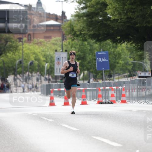 29.06.2025 - hella hamburg halbmarathon Jannik Wohlers http://msf.ph/oto/8153183 29.06.2025 09:32:53 Lombardsbrücke  meine-sportfotos.de