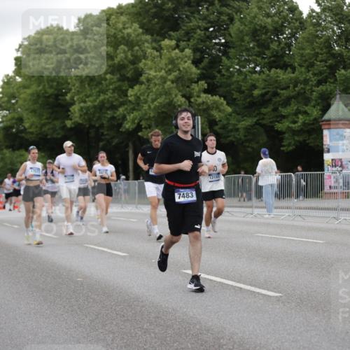 29.06.2025 - hella hamburg halbmarathon Jannik Wohlers http://msf.ph/oto/8153185 29.06.2025 10:52:49 Lombardsbrücke 2291, 2409, 4195, 4626, 5428, 6521, 7483, 7681, 8212, 8414, 9764, 10043, 10490, 10661, 11520, 11524, 12193, 12219, 12700, 13011, 13326, 13489, 13916, 13917, 14038, 14419, 14761, 16137, 17012, 17577, 17600, 18311, 18988 meine-sportfotos.de