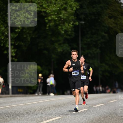 29.06.2025 - hella hamburg halbmarathon Dr. Thomas Lammeyer http://msf.ph/oto/8153186 29.06.2025 09:42:13 Kennedybrücke 4524 meine-sportfotos.de