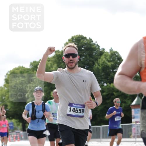 29.06.2025 - hella hamburg halbmarathon Jannik Wohlers http://msf.ph/oto/8153190 29.06.2025 10:15:37 Lombardsbrücke 1156, 1308, 1651, 2071, 2076, 2165, 2436, 2803, 3167, 4828, 5046, 5423, 7897, 7941, 7942, 8169, 8274, 8554, 8746, 8885, 9601, 9675, 9784, 9802, 10107, 10292, 10608, 10844, 11113, 11303, 11478, 11774, 11783, 11818, 12427, 12628, 14543, 14559, 15571, 15724, 15889, 16020, 16348, 16606, 17692, 18641, 19030 meine-sportfotos.de