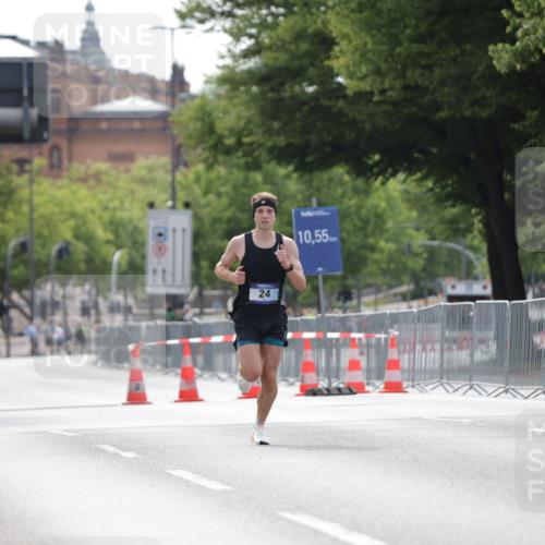 29.06.2025 - hella hamburg halbmarathon Jannik Wohlers http://msf.ph/oto/8153193 29.06.2025 09:32:54 Lombardsbrücke  meine-sportfotos.de