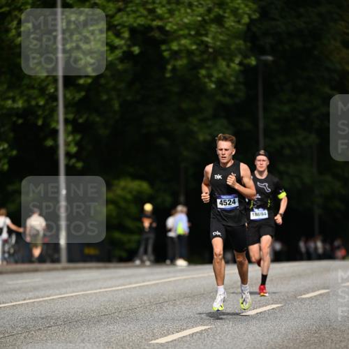 29.06.2025 - hella hamburg halbmarathon Dr. Thomas Lammeyer http://msf.ph/oto/8153196 29.06.2025 09:42:14 Kennedybrücke 4524 meine-sportfotos.de
