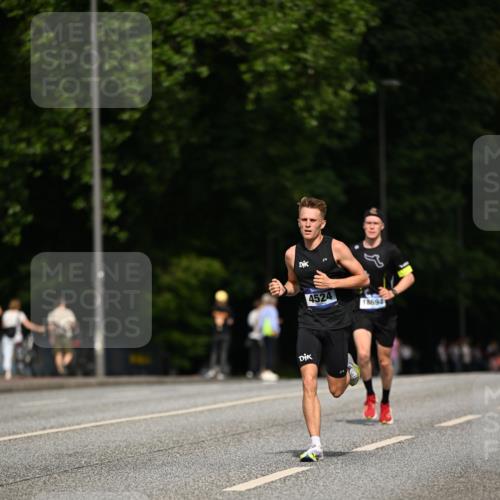 29.06.2025 - hella hamburg halbmarathon Dr. Thomas Lammeyer http://msf.ph/oto/8153201 29.06.2025 09:42:14 Kennedybrücke 4524 meine-sportfotos.de