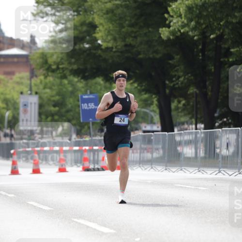 29.06.2025 - hella hamburg halbmarathon Jannik Wohlers http://msf.ph/oto/8153213 29.06.2025 09:32:55 Lombardsbrücke 24 meine-sportfotos.de