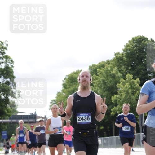29.06.2025 - hella hamburg halbmarathon Jannik Wohlers http://msf.ph/oto/8153229 29.06.2025 10:15:38 Lombardsbrücke 1156, 1308, 1651, 2071, 2076, 2165, 2436, 2803, 3167, 4828, 5046, 5423, 7897, 8169, 8274, 8554, 8746, 8885, 9601, 9675, 9784, 9802, 10107, 10292, 10844, 10990, 11113, 11303, 11478, 11774, 11783, 11818, 12427, 12628, 14543, 14559, 15571, 15724, 15889, 16020, 16348, 16606, 17692, 18641, 19030 meine-sportfotos.de