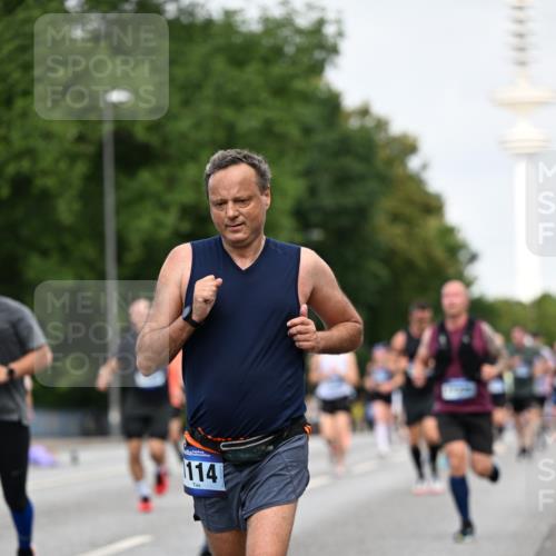 29.06.2025 - hella hamburg halbmarathon Dr. Thomas Lammeyer http://msf.ph/oto/8153234 29.06.2025 10:07:34 Kennedybrücke 1114, 1135, 1138, 1482, 1702, 1885, 2594, 2759, 2782, 3001, 3572, 4307, 4511, 4587, 4613, 5396, 5464, 6217, 6391, 7006, 7210, 7211, 7277, 7278, 7279, 7290, 7306, 7935, 8614, 9439, 9453, 9554, 10824 meine-sportfotos.de