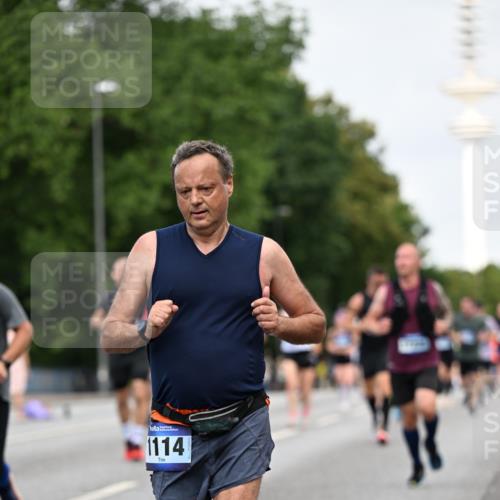 29.06.2025 - hella hamburg halbmarathon Dr. Thomas Lammeyer http://msf.ph/oto/8153240 29.06.2025 10:07:34 Kennedybrücke 1114, 1135, 1138, 1482, 1702, 1885, 2594, 2759, 2782, 3001, 3572, 4307, 4511, 4587, 4613, 5396, 5464, 6217, 6391, 7006, 7210, 7211, 7277, 7278, 7279, 7290, 7306, 7935, 8614, 9439, 9453, 9554, 10824 meine-sportfotos.de