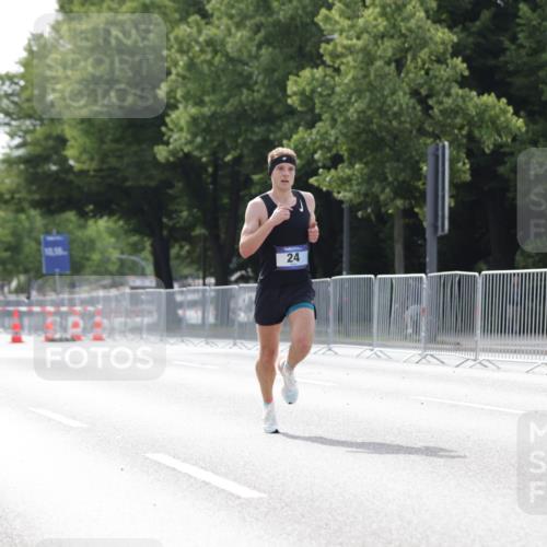 29.06.2025 - hella hamburg halbmarathon Jannik Wohlers http://msf.ph/oto/8153243 29.06.2025 09:32:57 Lombardsbrücke 24 meine-sportfotos.de