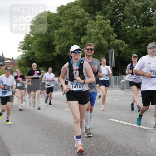 29.06.2025 - hella hamburg halbmarathon Jannik Wohlers http://msf.ph/oto/8153251 29.06.2025 10:52:55 Lombardsbrücke 1340, 1900, 1906, 2065, 2409, 3226, 4195, 4626, 5428, 5815, 7068, 7483, 7876, 8189, 8212, 8414, 8515, 8906, 9685, 9764, 10043, 10175, 10490, 11914, 12193, 12219, 12700, 13011, 13326, 13916, 13917, 14038, 14065, 14419, 14761, 17012, 17577, 17600, 18144, 18311, 18523, 18593 meine-sportfotos.de