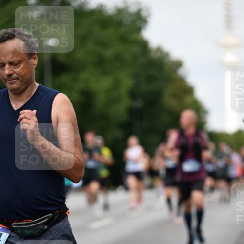 29.06.2025 - hella hamburg halbmarathon Dr. Thomas Lammeyer http://msf.ph/oto/8153258 29.06.2025 10:07:35 Kennedybrücke 1114, 1135, 1138, 1482, 1885, 2594, 2759, 2782, 3001, 3572, 4307, 4511, 4587, 5384, 5396, 5464, 6217, 6391, 7006, 7210, 7211, 7277, 7278, 7279, 7290, 7306, 7935, 8614, 9439, 9453, 9554, 10824 meine-sportfotos.de