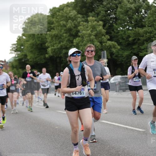 29.06.2025 - hella hamburg halbmarathon Jannik Wohlers http://msf.ph/oto/8153273 29.06.2025 10:52:55 Lombardsbrücke 1340, 1900, 1906, 2065, 2409, 3226, 4195, 4626, 5428, 5815, 7068, 7483, 7876, 8189, 8212, 8414, 8515, 8906, 9685, 9764, 10043, 10175, 10490, 11914, 12193, 12219, 12700, 13011, 13326, 13916, 13917, 14038, 14065, 14419, 14761, 17012, 17577, 17600, 18144, 18311, 18523, 18593 meine-sportfotos.de
