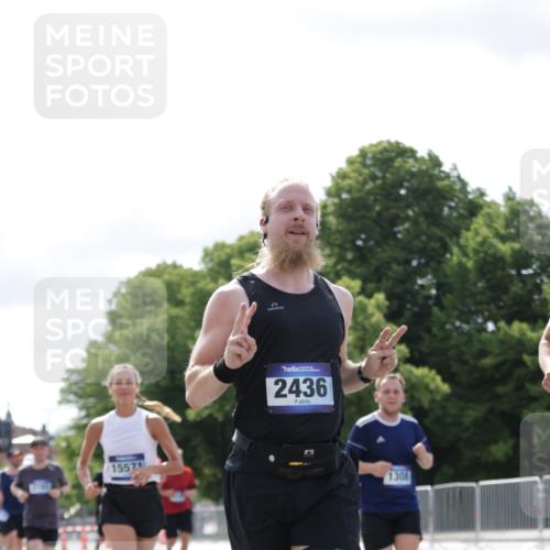 29.06.2025 - hella hamburg halbmarathon Jannik Wohlers http://msf.ph/oto/8153276 29.06.2025 10:15:39 Lombardsbrücke 1156, 1308, 1651, 2071, 2076, 2165, 2436, 2803, 3167, 4828, 5046, 5423, 7897, 8169, 8274, 8554, 8746, 8885, 9601, 9675, 9784, 9802, 10107, 10292, 10844, 10990, 11113, 11303, 11478, 11774, 11783, 11818, 12427, 12628, 14543, 14559, 15571, 15724, 15889, 16020, 16348, 16606, 17692, 18641, 19030 meine-sportfotos.de