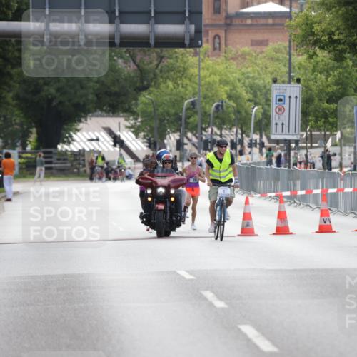 29.06.2025 - hella hamburg halbmarathon Jannik Wohlers http://msf.ph/oto/8153283 29.06.2025 09:34:29 Lombardsbrücke  meine-sportfotos.de