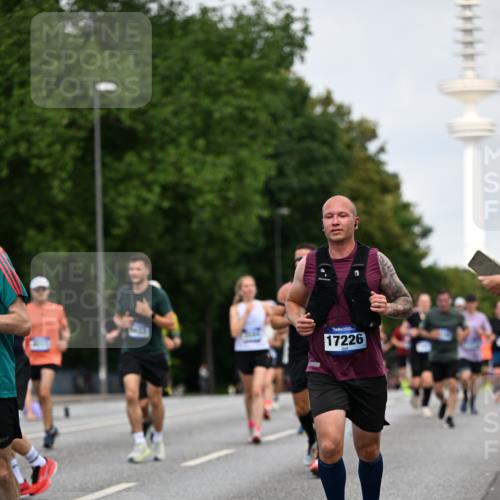 29.06.2025 - hella hamburg halbmarathon Dr. Thomas Lammeyer http://msf.ph/oto/8153290 29.06.2025 10:07:36 Kennedybrücke 1114, 1135, 1138, 1482, 1885, 2594, 2759, 2782, 3001, 3572, 4307, 4511, 4587, 5384, 5396, 5464, 6217, 6391, 7006, 7210, 7211, 7277, 7278, 7279, 7290, 7306, 7935, 8614, 9439, 9453, 9554, 10824 meine-sportfotos.de