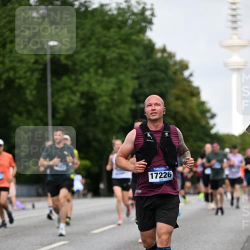 29.06.2025 - hella hamburg halbmarathon Dr. Thomas Lammeyer http://msf.ph/oto/8153314 29.06.2025 10:07:37 Kennedybrücke 1114, 1135, 1138, 1482, 1885, 2594, 2759, 2782, 3001, 3572, 4307, 4511, 4587, 5384, 5396, 5464, 6217, 6391, 6453, 7006, 7210, 7211, 7277, 7278, 7279, 7290, 7306, 7935, 8614, 9439, 9453, 9554, 10824, 11402 meine-sportfotos.de