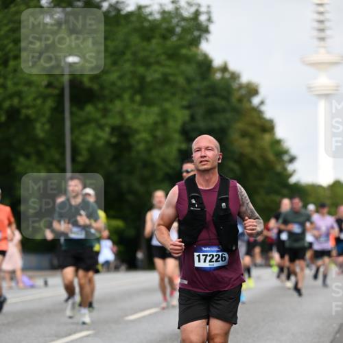 29.06.2025 - hella hamburg halbmarathon Dr. Thomas Lammeyer http://msf.ph/oto/8153320 29.06.2025 10:07:37 Kennedybrücke 1114, 1135, 1138, 1482, 1885, 2594, 2759, 2782, 3001, 3572, 4307, 4511, 4587, 5384, 5396, 5464, 6217, 6391, 6453, 7006, 7210, 7211, 7277, 7278, 7279, 7290, 7306, 7935, 8614, 9439, 9453, 9554, 10824, 11402 meine-sportfotos.de