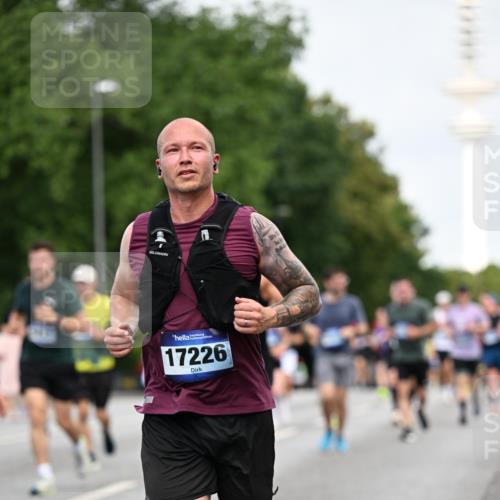 29.06.2025 - hella hamburg halbmarathon Dr. Thomas Lammeyer http://msf.ph/oto/8153345 29.06.2025 10:07:38 Kennedybrücke 1114, 1482, 1885, 2594, 2759, 2782, 3001, 3572, 4307, 4511, 4587, 5384, 5396, 5464, 6217, 6391, 6453, 7006, 7210, 7211, 7277, 7278, 7279, 7290, 7306, 7935, 8614, 9453, 9554, 10824, 11402 meine-sportfotos.de