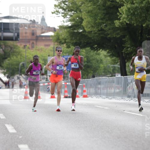29.06.2025 - hella hamburg halbmarathon Jannik Wohlers http://msf.ph/oto/8153355 29.06.2025 09:34:36 Lombardsbrücke  meine-sportfotos.de