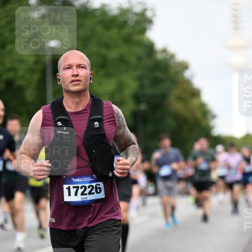 29.06.2025 - hella hamburg halbmarathon Dr. Thomas Lammeyer http://msf.ph/oto/8153358 29.06.2025 10:07:38 Kennedybrücke 1114, 1482, 1885, 2594, 2759, 2782, 3001, 3572, 4307, 4511, 4587, 5384, 5396, 5464, 6217, 6391, 6453, 7006, 7210, 7211, 7277, 7278, 7279, 7290, 7306, 7935, 8614, 9453, 9554, 10824, 11402 meine-sportfotos.de