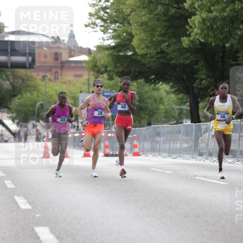 29.06.2025 - hella hamburg halbmarathon Jannik Wohlers http://msf.ph/oto/8153361 29.06.2025 09:34:36 Lombardsbrücke  meine-sportfotos.de
