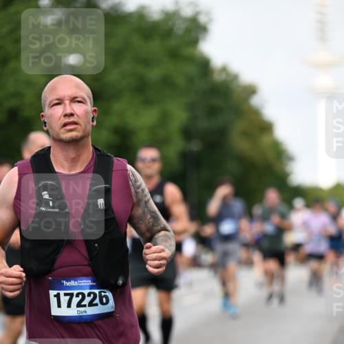 29.06.2025 - hella hamburg halbmarathon Dr. Thomas Lammeyer http://msf.ph/oto/8153366 29.06.2025 10:07:38 Kennedybrücke 1114, 1482, 1885, 2594, 2759, 2782, 3001, 3572, 4307, 4511, 4587, 5384, 5396, 5464, 6217, 6391, 6453, 7006, 7210, 7211, 7277, 7278, 7279, 7290, 7306, 7935, 8614, 9453, 9554, 10824, 11402 meine-sportfotos.de