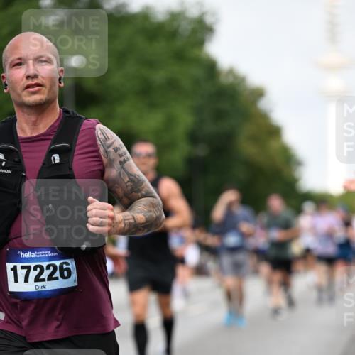 29.06.2025 - hella hamburg halbmarathon Dr. Thomas Lammeyer http://msf.ph/oto/8153371 29.06.2025 10:07:39 Kennedybrücke 1114, 1482, 1885, 2594, 2759, 2782, 3001, 3572, 4307, 4511, 4587, 5384, 5396, 5464, 5613, 6217, 6391, 6453, 7006, 7210, 7211, 7277, 7278, 7279, 7290, 7306, 7935, 8614, 9453, 9554, 10824, 11402 meine-sportfotos.de