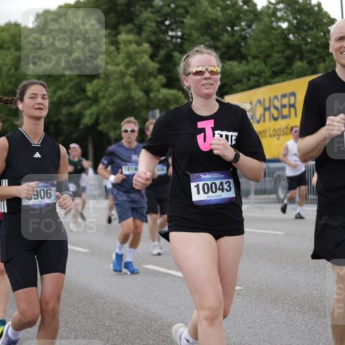 29.06.2025 - hella hamburg halbmarathon Jannik Wohlers http://msf.ph/oto/8153378 29.06.2025 10:53:01 Lombardsbrücke 1340, 1709, 1900, 1906, 1984, 2065, 2409, 2429, 3226, 4195, 4595, 5428, 5562, 5815, 6041, 6044, 7068, 7483, 7611, 7876, 8189, 8212, 8414, 8515, 8906, 9077, 9456, 9685, 9764, 9785, 10043, 10175, 10490, 11489, 11914, 12068, 12082, 12193, 12219, 12259, 12280, 12459, 12700, 13011, 13072, 13326, 13351, 14038, 14065, 14419, 14761, 15498, 16979, 17012, 17236, 17577, 17600, 18057, 18079, 18144, 18311, 18523, 18532, 18593, 18609 meine-sportfotos.de
