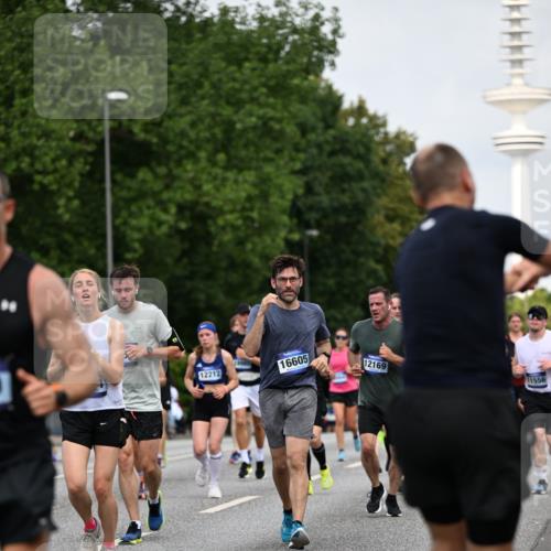 29.06.2025 - hella hamburg halbmarathon Dr. Thomas Lammeyer http://msf.ph/oto/8153401 29.06.2025 10:07:40 Kennedybrücke 1114, 1482, 1885, 2594, 2759, 2782, 3001, 3572, 4307, 4511, 4587, 5384, 5396, 5464, 5613, 6217, 6391, 6453, 7006, 7210, 7211, 7277, 7278, 7279, 7290, 7306, 7935, 8614, 9453, 9554, 10389, 10824, 11402 meine-sportfotos.de