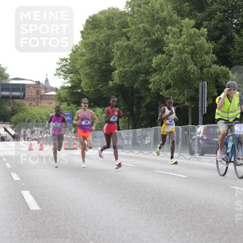 29.06.2025 - hella hamburg halbmarathon Jannik Wohlers http://msf.ph/oto/8153402 29.06.2025 09:34:37 Lombardsbrücke 29, 43, 46, 48 meine-sportfotos.de