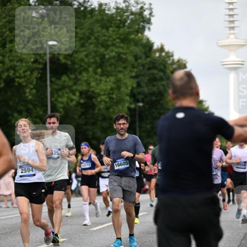 29.06.2025 - hella hamburg halbmarathon Dr. Thomas Lammeyer http://msf.ph/oto/8153410 29.06.2025 10:07:41 Kennedybrücke 1114, 1885, 2594, 2759, 2782, 3001, 3572, 4307, 4511, 4587, 5384, 5396, 5464, 5613, 6217, 6391, 6453, 7006, 7210, 7211, 7277, 7278, 7279, 7290, 7306, 7935, 8469, 8614, 9453, 9554, 10389, 10824, 11402 meine-sportfotos.de