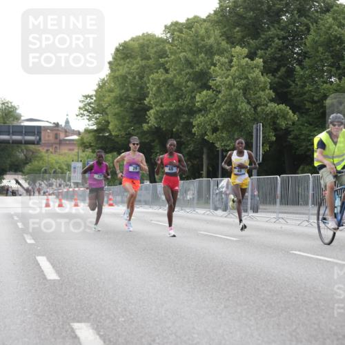 29.06.2025 - hella hamburg halbmarathon Jannik Wohlers http://msf.ph/oto/8153423 29.06.2025 09:34:38 Lombardsbrücke 29, 43, 46, 48 meine-sportfotos.de
