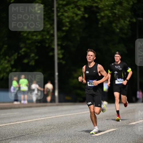 29.06.2025 - hella hamburg halbmarathon Dr. Thomas Lammeyer http://msf.ph/oto/8153424 29.06.2025 09:42:15 Kennedybrücke 4524 meine-sportfotos.de