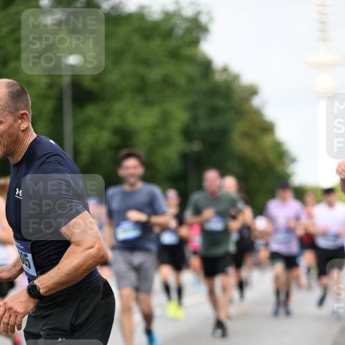 29.06.2025 - hella hamburg halbmarathon Dr. Thomas Lammeyer http://msf.ph/oto/8153432 29.06.2025 10:07:42 Kennedybrücke 1114, 1885, 2594, 2683, 2759, 2782, 3001, 3572, 4307, 4511, 4587, 5384, 5396, 5464, 5613, 6217, 6391, 6453, 7006, 7210, 7211, 7277, 7278, 7279, 7290, 7306, 7935, 8469, 8614, 9453, 9554, 10389, 10824, 11402 meine-sportfotos.de