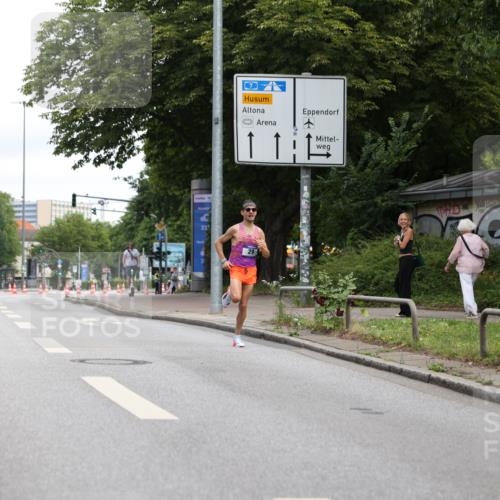29.06.2025 - hella hamburg halbmarathon Yannick Fuchs http://msf.ph/oto/8153436 29.06.2025 10:05:15 20KM 29 meine-sportfotos.de