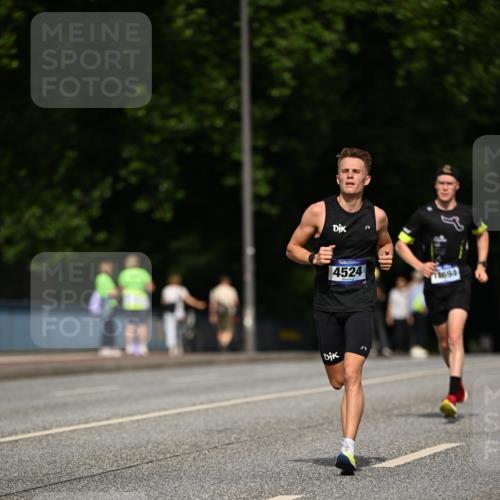 29.06.2025 - hella hamburg halbmarathon Dr. Thomas Lammeyer http://msf.ph/oto/8153437 29.06.2025 09:42:15 Kennedybrücke 4524 meine-sportfotos.de