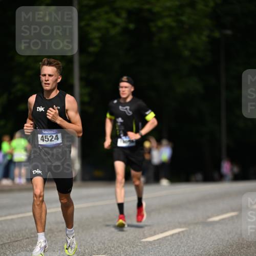 29.06.2025 - hella hamburg halbmarathon Dr. Thomas Lammeyer http://msf.ph/oto/8153450 29.06.2025 09:42:16 Kennedybrücke 4524 meine-sportfotos.de