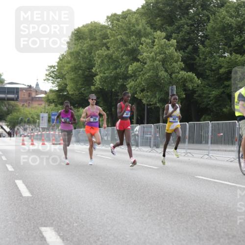 29.06.2025 - hella hamburg halbmarathon Jannik Wohlers http://msf.ph/oto/8153451 29.06.2025 09:34:38 Lombardsbrücke 29, 43, 46, 48 meine-sportfotos.de