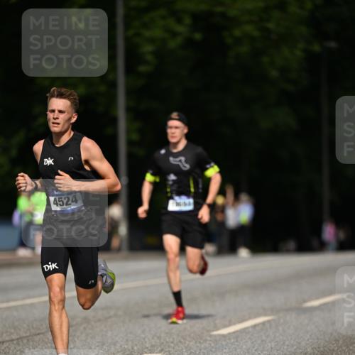 29.06.2025 - hella hamburg halbmarathon Dr. Thomas Lammeyer http://msf.ph/oto/8153454 29.06.2025 09:42:16 Kennedybrücke 4524 meine-sportfotos.de