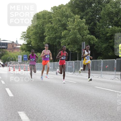 29.06.2025 - hella hamburg halbmarathon Jannik Wohlers http://msf.ph/oto/8153461 29.06.2025 09:34:38 Lombardsbrücke 29, 43, 46, 48 meine-sportfotos.de