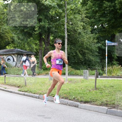 29.06.2025 - hella hamburg halbmarathon Yannick Fuchs http://msf.ph/oto/8153462 29.06.2025 10:05:17 20KM 29 meine-sportfotos.de