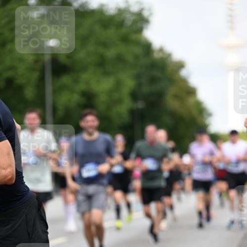 29.06.2025 - hella hamburg halbmarathon Dr. Thomas Lammeyer http://msf.ph/oto/8153465 29.06.2025 10:07:42 Kennedybrücke 1114, 1885, 2594, 2683, 2759, 2782, 3001, 3572, 4307, 4511, 4587, 5384, 5396, 5464, 5613, 6217, 6391, 6453, 7006, 7210, 7211, 7277, 7278, 7279, 7290, 7306, 7935, 8469, 8614, 9453, 9554, 10389, 10824, 11402 meine-sportfotos.de