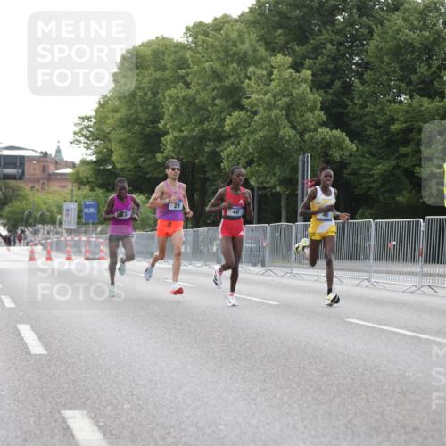 29.06.2025 - hella hamburg halbmarathon Jannik Wohlers http://msf.ph/oto/8153467 29.06.2025 09:34:38 Lombardsbrücke 29, 43, 46, 48 meine-sportfotos.de