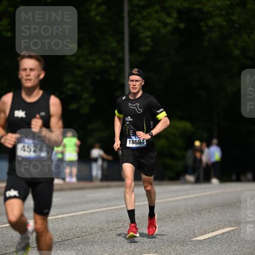 29.06.2025 - hella hamburg halbmarathon Dr. Thomas Lammeyer http://msf.ph/oto/8153470 29.06.2025 09:42:17 Kennedybrücke 4524 meine-sportfotos.de