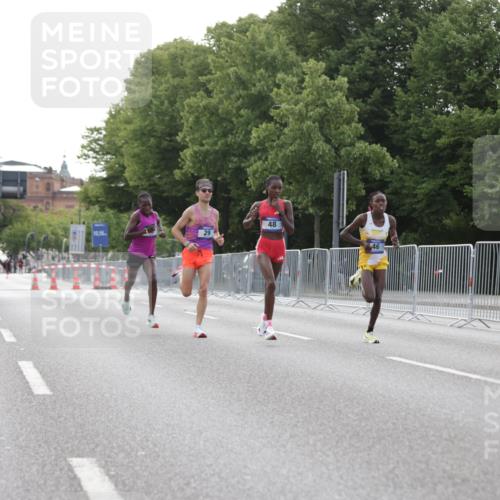 29.06.2025 - hella hamburg halbmarathon Jannik Wohlers http://msf.ph/oto/8153478 29.06.2025 09:34:38 Lombardsbrücke 29, 43, 46, 48 meine-sportfotos.de