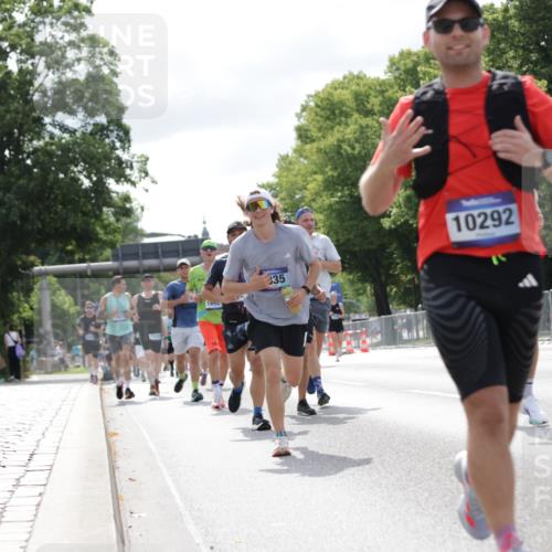 29.06.2025 - hella hamburg halbmarathon Jannik Wohlers http://msf.ph/oto/8153479 29.06.2025 10:15:47 Lombardsbrücke 1156, 1308, 1651, 2071, 2165, 2436, 2803, 2835, 3134, 3648, 4637, 4828, 5046, 5294, 5423, 8169, 8274, 8554, 9601, 9784, 9802, 9881, 10107, 10183, 10292, 10844, 10990, 11344, 11345, 12572, 13215, 14543, 15332, 15487, 15571, 15724, 15889, 16921, 17592, 17692, 18735, 19030 meine-sportfotos.de